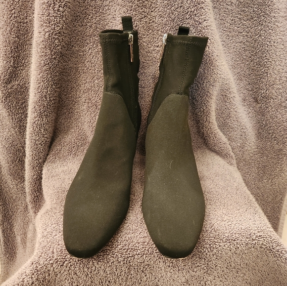 Donald Pliner Black Birminghamd Ankle Boots Sz 7.5 - Picture 2 of 9